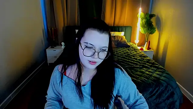 Snapshot of Kira_G0ld chatting on 03-04-26, 01:11 Kira G0ld online show from 03-04-26, 01:11