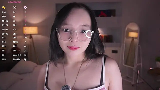 Snapshot of HannaHayles chatting on 02-06-26, 05:38 HannaHayles online show from 02-06-26, 05:38