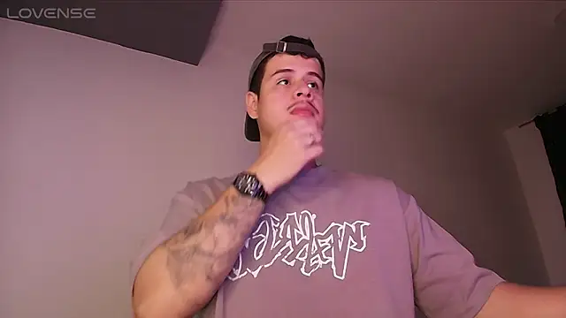 Snapshot of BjornSteel chatting on 02-11-26, 11:32 BjornSteel online show from 02-11-26, 11:32