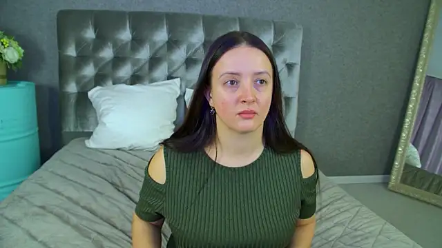 Snapshot of ElinaBellucci chatting on 03-05-26, 04:41 ElinaBellucci online show from 03-05-26, 04:41