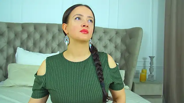 Snapshot of ElinaBellucci chatting on 04-03-26, 04:10 ElinaBellucci online show from 04-03-26, 04:10