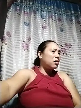 Snapshot of May_Bombs chatting on 02-04-26, 09:42 May Bombs online show from 02-04-26, 09:42