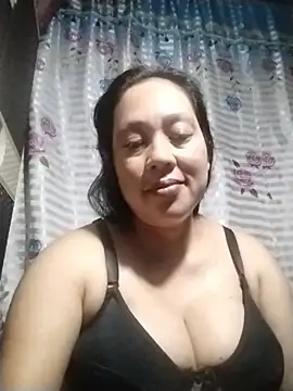 Snapshot of May_Bombs chatting on 02-08-26, 09:07 May Bombs online show from 02-08-26, 09:07