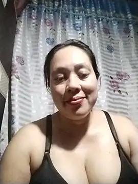 Snapshot of May_Bombs chatting on 02-13-26, 12:56 May Bombs online show from 02-13-26, 12:56