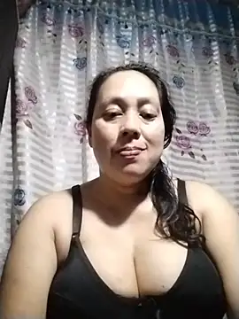 Snapshot of May_Bombs chatting on 02-14-26, 05:59 May Bombs online show from 02-14-26, 05:59