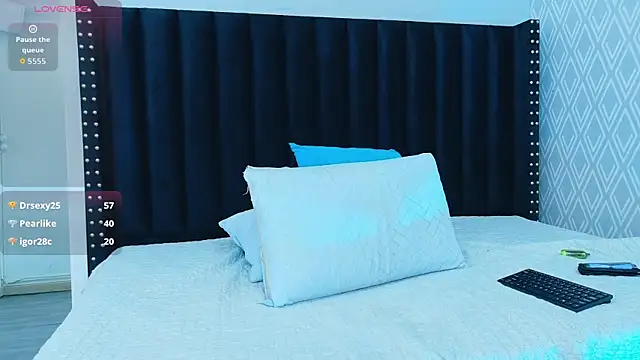 Snapshot of tightlittleebony chatting on 02-21-26, 11:06 tightlittleebony online show from 02-21-26, 11:06