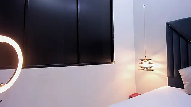 Snapshot of EmilyKartters chatting on 02-25-26, 12:15 EmilyKartters online show from 02-25-26, 12:15