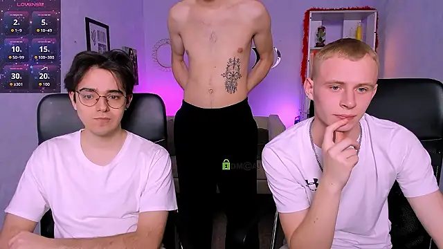 Snapshot of martin_neil chatting on 03-04-26, 01:06 martin neil online show from 03-04-26, 01:06