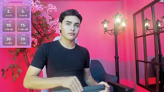 Snapshot of FemNoa chatting on 02-11-26, 07:19 FemNoa online show from 02-11-26, 07:19