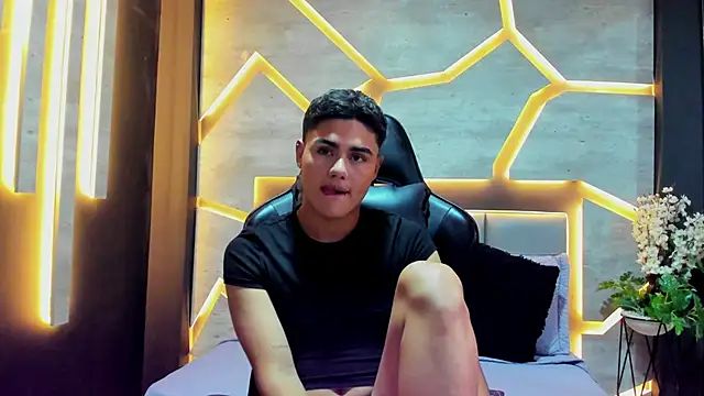 Snapshot of FemNoa chatting on 02-18-26, 05:31 FemNoa online show from 02-18-26, 05:31