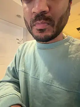 Snapshot of DaggerTie chatting on 02-17-26, 02:13 DaggerTie online show from 02-17-26, 02:13