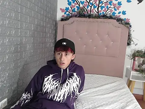 Snapshot of Damian20261 chatting on 02-17-26, 05:08 Damian20261 online show from 02-17-26, 05:08