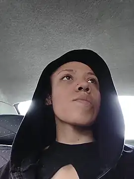 Snapshot of CharlotteKravizz chatting on 02-23-26, 08:17 CharlotteKravizz online show from 02-23-26, 08:17