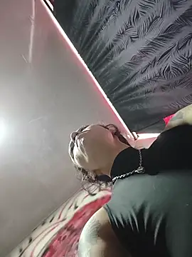 Snapshot of CharlotteKravizz chatting on 02-27-26, 03:23 CharlotteKravizz online show from 02-27-26, 03:23