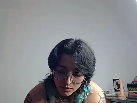 Snapshot of Ivyravens chatting on 02-28-26, 12:00 Ivyravens online show from 02-28-26, 12:00