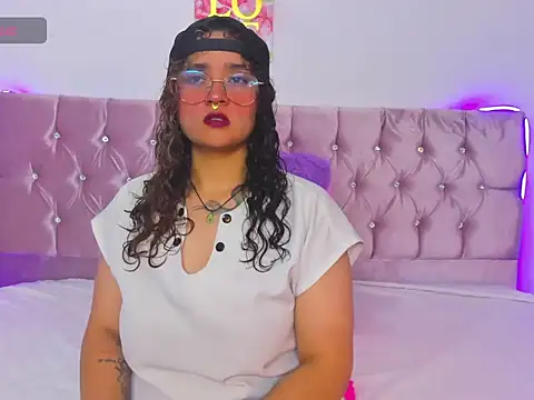 Snapshot of Black_Tara chatting on 02-18-26, 01:45 Black Tara online show from 02-18-26, 01:45