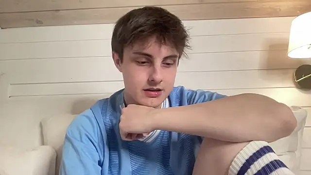 Snapshot of NoahhSkye chatting on 02-15-26, 01:02 NoahhSkye online show from 02-15-26, 01:02