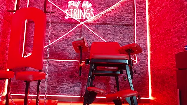 Snapshot of MiistressBlu chatting on 02-13-26, 07:43 MiistressBlu online show from 02-13-26, 07:43