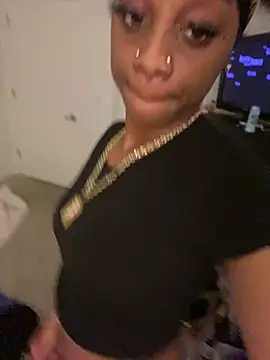 Snapshot of prettybrown9 chatting on 03-04-26, 01:00 prettybrown9 online show from 03-04-26, 01:00