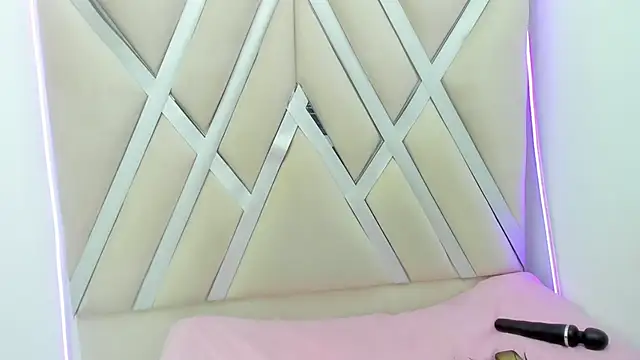 ninameduxx online show from 02-28-26, 04:13