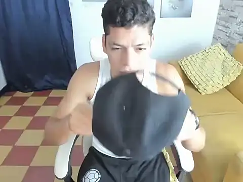 Snapshot of Andres_sant_ chatting on 03-18-26, 03:09 Andres sant online show from 03-18-26, 03:09