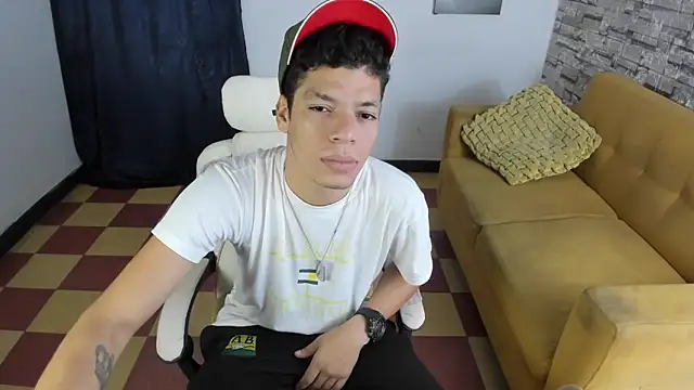 Snapshot of Andres_sant_ chatting on 03-29-26, 03:39 Andres sant online show from 03-29-26, 03:39