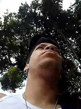 Snapshot of Andres_sant_ chatting on 04-02-26, 05:10 Andres sant online show from 04-02-26, 05:10