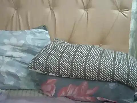 Snapshot of Ladyxx21 chatting on 02-26-26, 12:31 Ladyxx21 online show from 02-26-26, 12:31