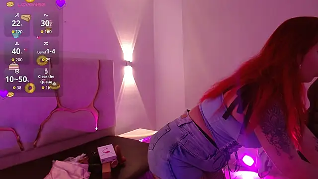 Snapshot of Sashaa_tay chatting on 02-28-26, 07:15 Sashaa tay online show from 02-28-26, 07:15