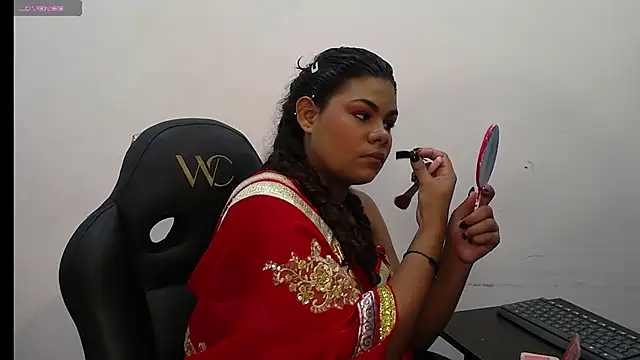 Snapshot of yaazhinii chatting on 03-05-26, 11:50 yaazhinii online show from 03-05-26, 11:50