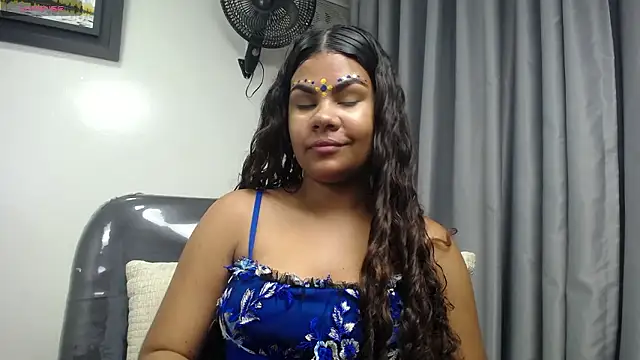 Snapshot of yaazhinii chatting on 03-26-26, 12:11 yaazhinii online show from 03-26-26, 12:11