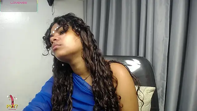 Snapshot of yaazhinii chatting on 04-13-26, 11:48 yaazhinii online show from 04-13-26, 11:48