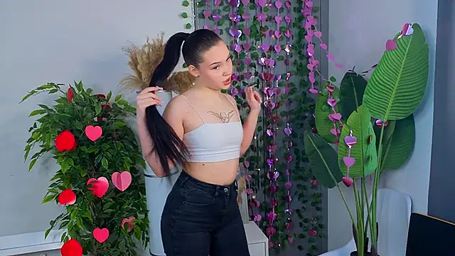 Snapshot of RoxannRunk chatting on 02-18-26, 06:42 RoxannRunk online show from 02-18-26, 06:42