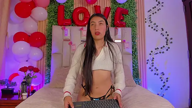 Snapshot of Emma_Nmm chatting on 02-16-26, 05:53 Emma Nmm online show from 02-16-26, 05:53