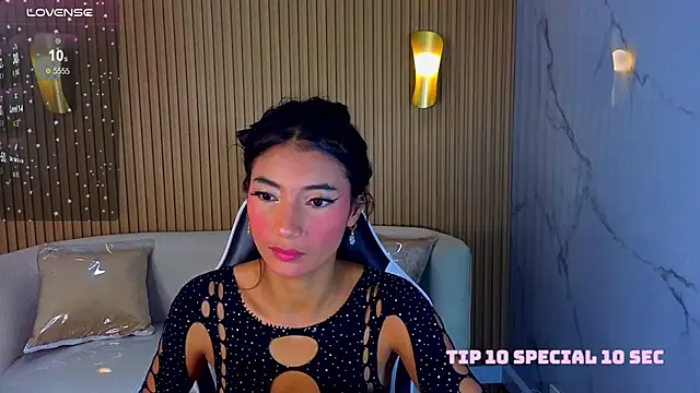 Snapshot of Perla_Moon_Tx chatting on 02-21-26, 12:50 Perla Moon Tx online show from 02-21-26, 12:50