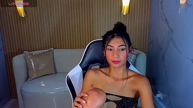 Snapshot of Perla_Moon_Tx chatting on 02-28-26, 12:39 Perla Moon Tx online show from 02-28-26, 12:39