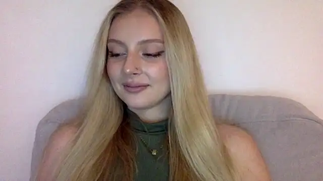 Snapshot of MayaWetDream chatting on 02-10-26, 05:28 MayaWetDream online show from 02-10-26, 05:28