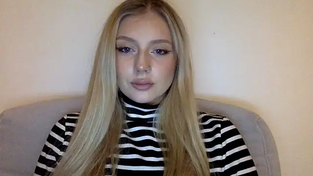 Snapshot of MayaWetDream chatting on 02-13-26, 02:35 MayaWetDream online show from 02-13-26, 02:35