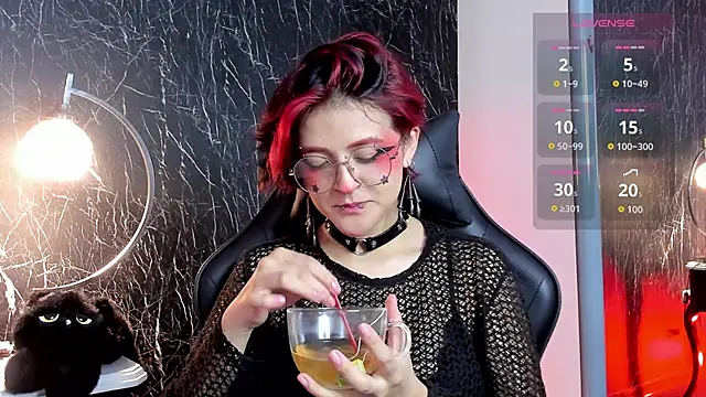 YuuMiko online show from 04-06-26, 12:50