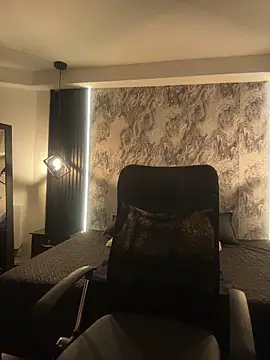 Snapshot of Dahlia-Rose chatting on 02-12-26, 07:31 Dahlia-Rose online show from 02-12-26, 07:31