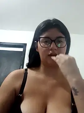 Snapshot of Dahlia-Rose chatting on 02-24-26, 02:53 Dahlia-Rose online show from 02-24-26, 02:53