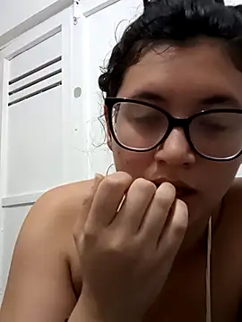 Snapshot of Dahlia-Rose chatting on 02-28-26, 04:02 Dahlia-Rose online show from 02-28-26, 04:02