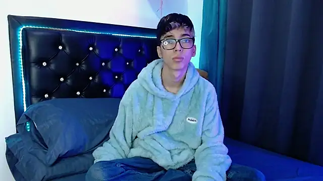 Snapshot of gabriel_x18 chatting on 02-13-26, 10:50 gabriel x18 online show from 02-13-26, 10:50