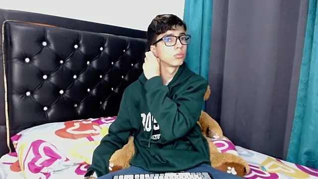 Snapshot of gabriel_x18 chatting on 02-17-26, 05:26 gabriel x18 online show from 02-17-26, 05:26