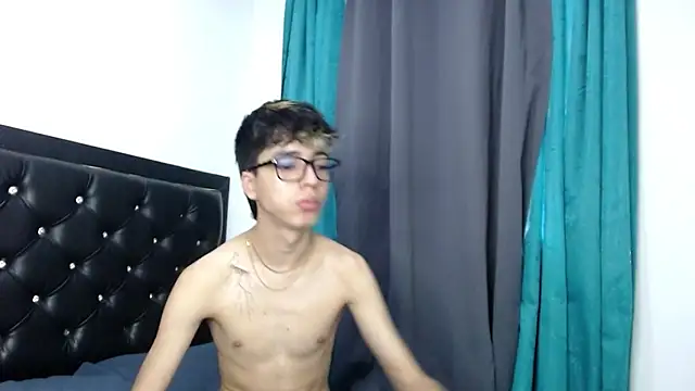 Snapshot of gabriel_x18 chatting on 02-20-26, 09:15 gabriel x18 online show from 02-20-26, 09:15