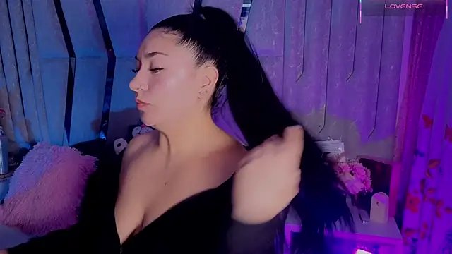 Snapshot of Grecia_Valmont chatting on 02-16-26, 07:43 Grecia Valmont online show from 02-16-26, 07:43