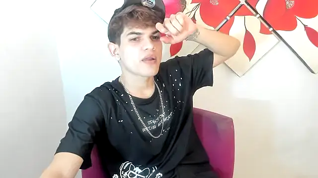 Snapshot of Jesshot_bigcock20cm chatting on 03-12-26, 04:07 Jesshot bigcock20cm online show from 03-12-26, 04:07