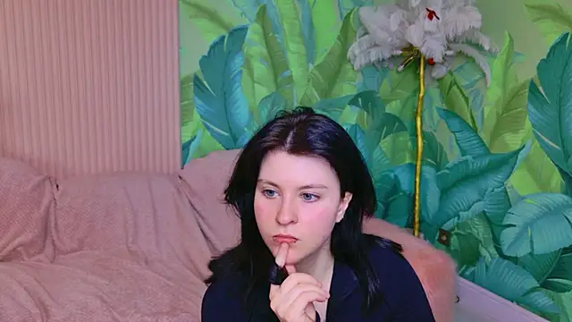 Snapshot of Milana_Bold chatting on 02-15-26, 08:38 Milana Bold online show from 02-15-26, 08:38