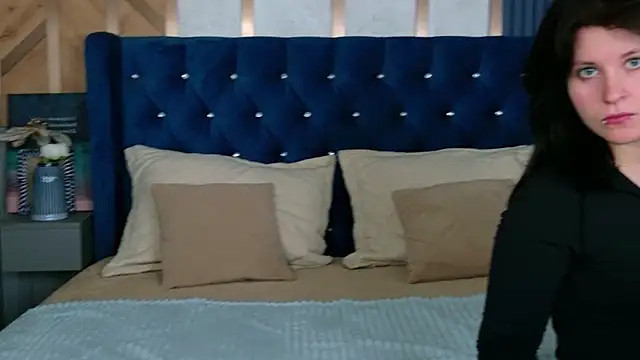 Snapshot of Milana_Bold chatting on 03-02-26, 08:37 Milana Bold online show from 03-02-26, 08:37