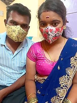 Snapshot of Tamilkannadacouple chatting on 02-08-26, 04:32 Tamilkannadacouple online show from 02-08-26, 04:32